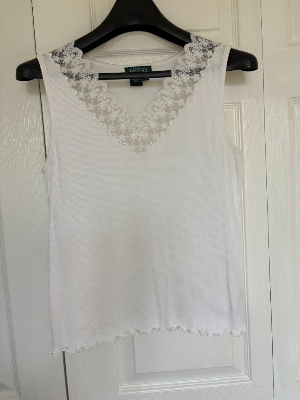 Ralph Lauren White Ribbed Lace Trim V-Neck Tank Top Shell - Size M